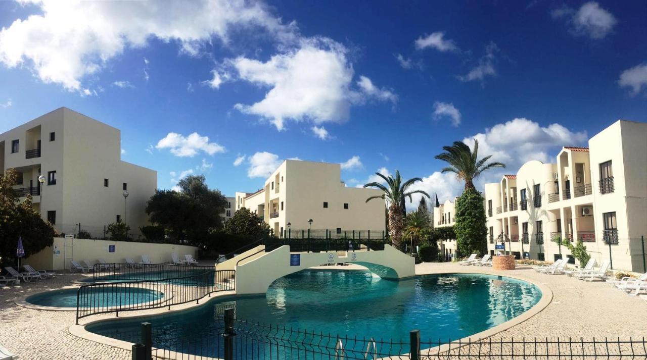 Clube Alvorferias Aparthotel Exteriör bild